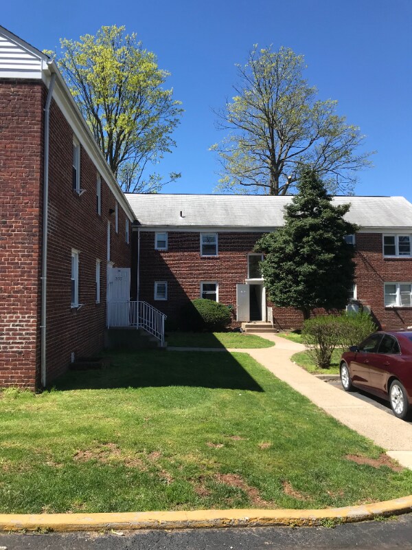 Building Photo - 324 Magnolia St
