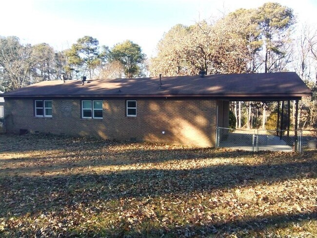 Building Photo - 6131 Lonestar Rd