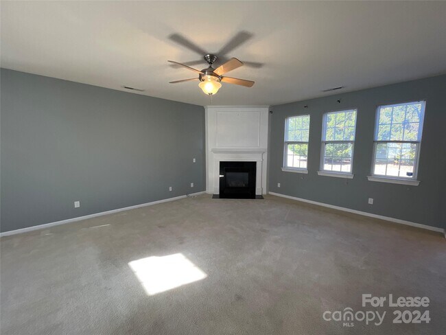 Building Photo - 6016 Cactus Valley Rd