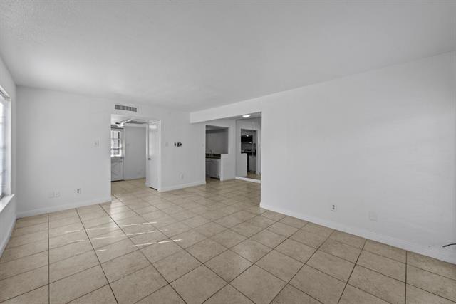 Building Photo - 1815 E Grauwyler Rd