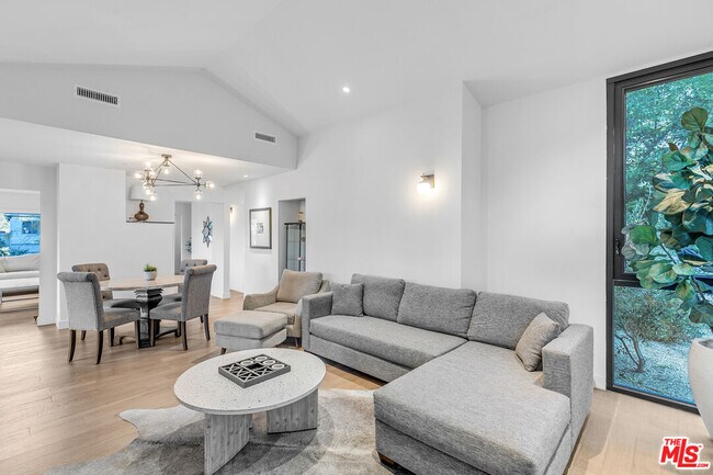 Foto del edificio - 3935 Kentucky Dr