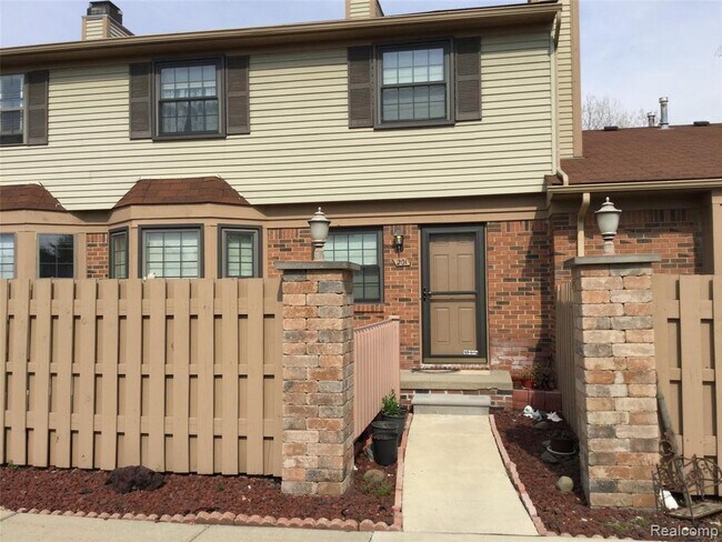 Building Photo - 43449 Arbor Way W