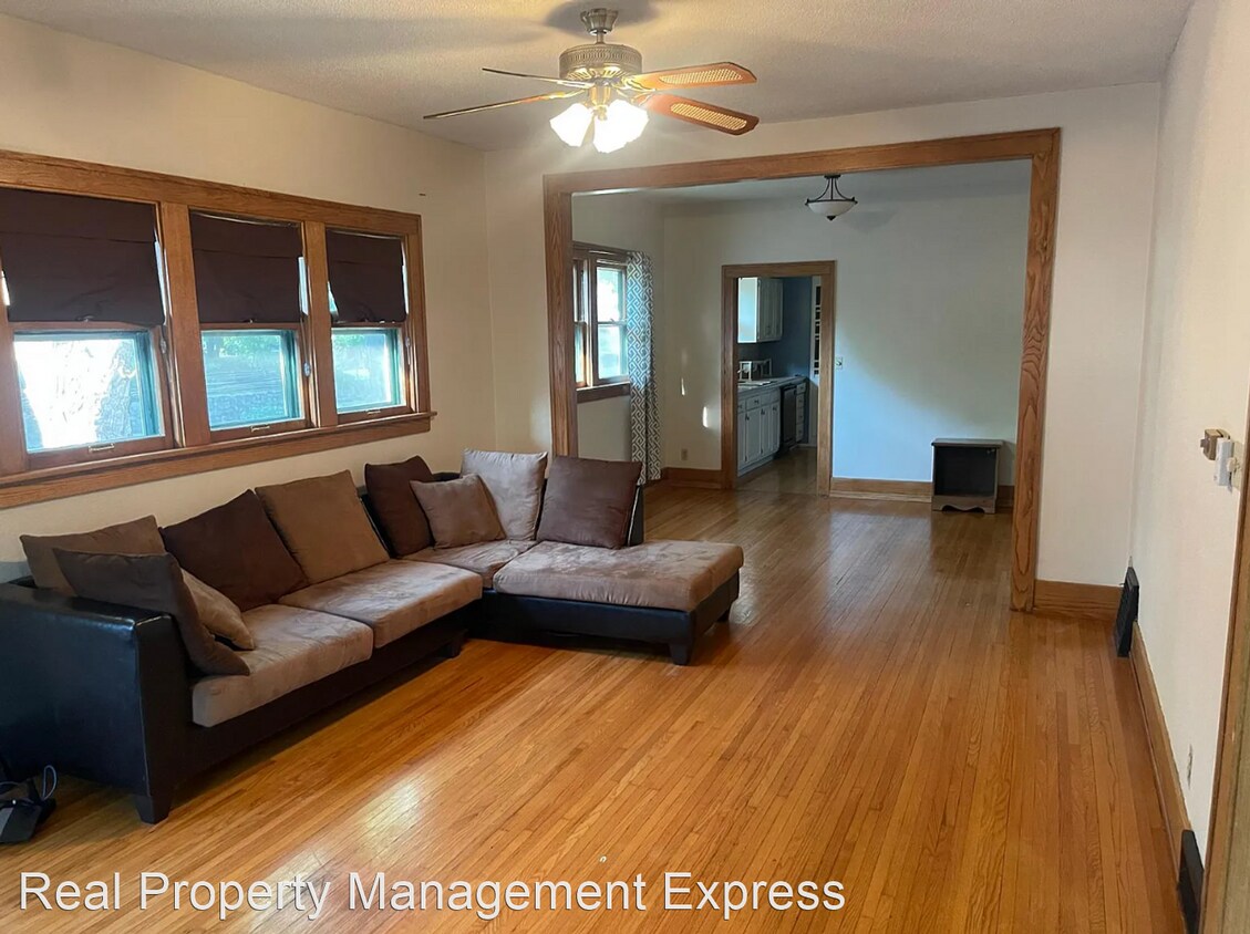 Foto del edificio - 3 br, 1 bath House - 1900 S Norton Ave