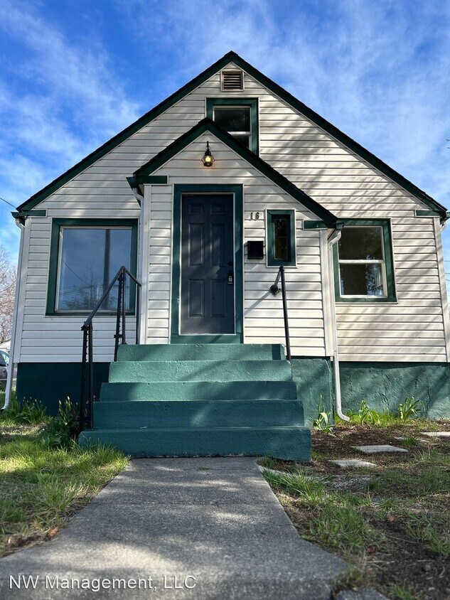 Primary Photo - 3 br, 1 bath House - 16 W. Courtland Ave