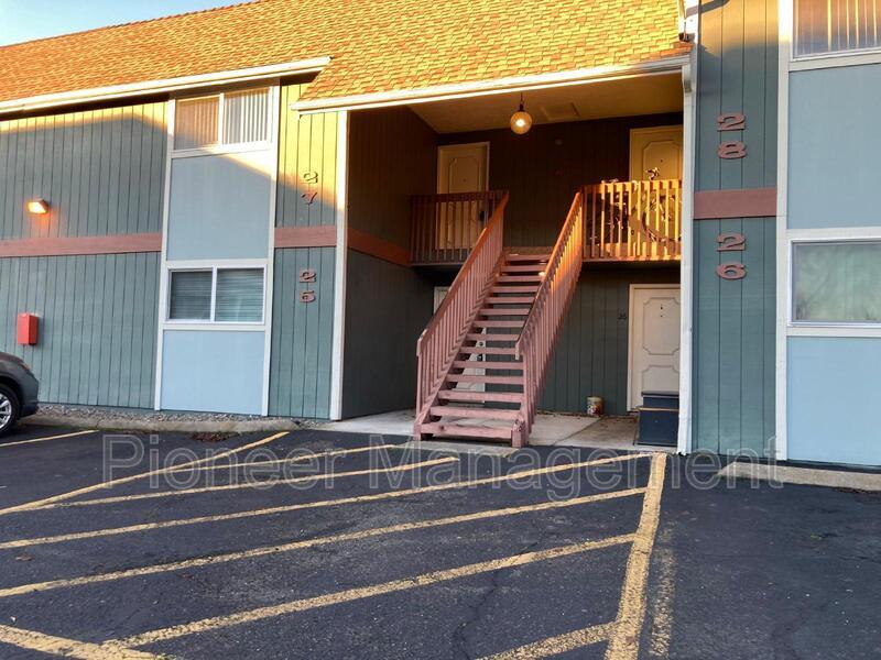 146 NE Atkinson Ct, Roseburg, OR 97470 Condo for Rent in Roseburg, OR