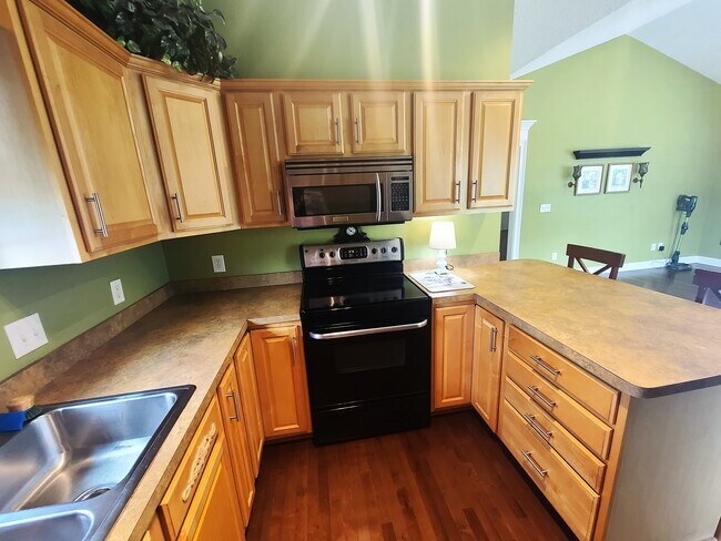 Foto del edificio - 518 Cloverfield Ln