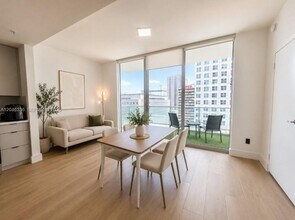 Building Photo - 300 S Biscayne Blvd
