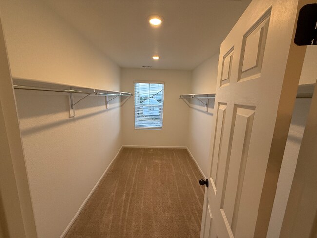 Building Photo - 6074 Donahue Dr