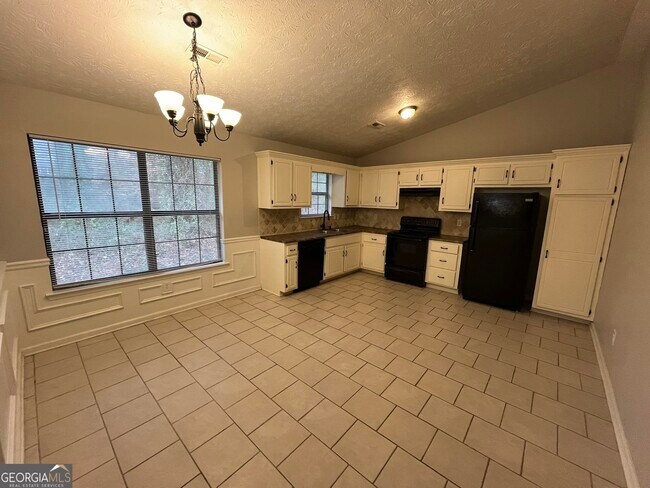 Building Photo - 225 Doe Run Dr