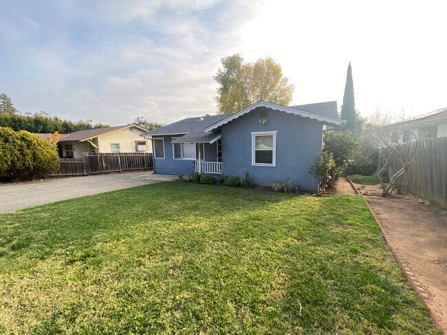 Building Photo - 355 Beaumont Dr