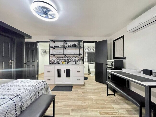 Foto del edificio - 1731 Grayson Dr