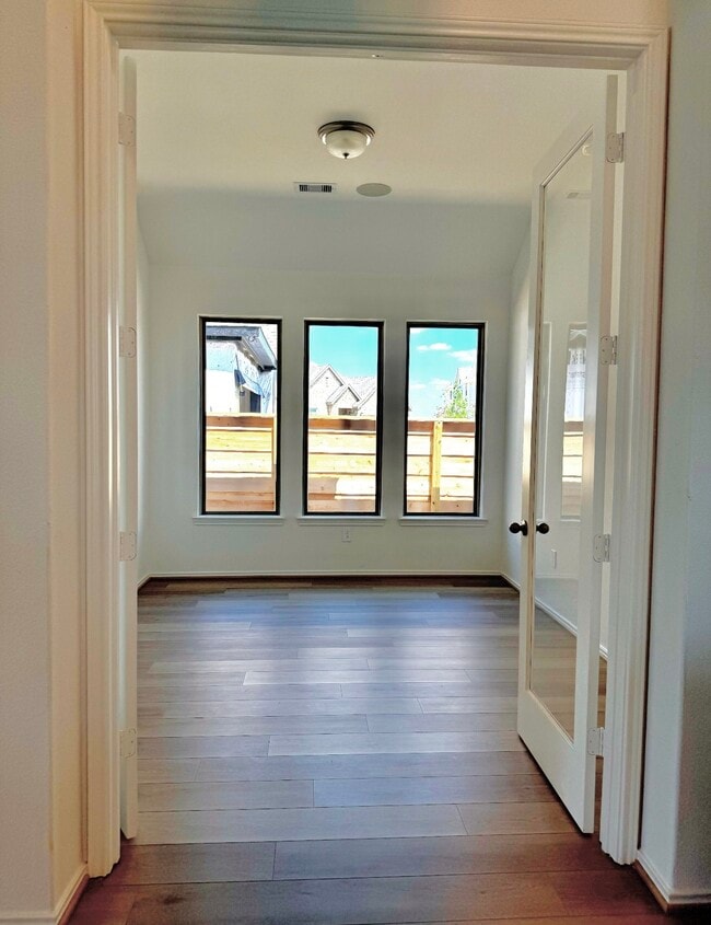 Building Photo - 4918 Mango Pk Ln