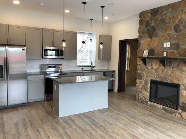 Granite Counter Top/Island - 221 W Main St