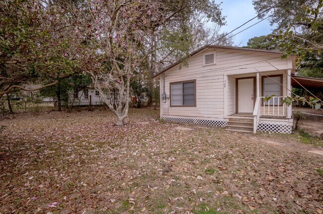 Foto del edificio - 308 Kelley Blvd