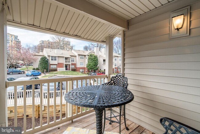 Building Photo - 11701 Olde English Dr