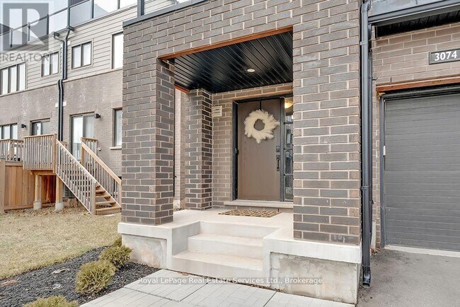 Building Photo - 3074 Cascade Common