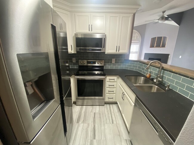 Photo - 8767 E Dry Creek Rd Townhome
