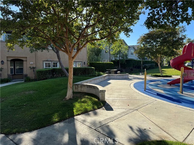 Foto del edificio - 7331 Shelby Pl