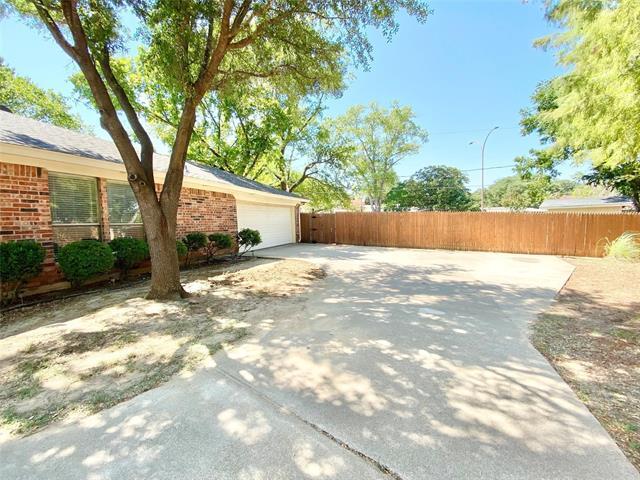 Foto del edificio - 5714 Louise Way Dr