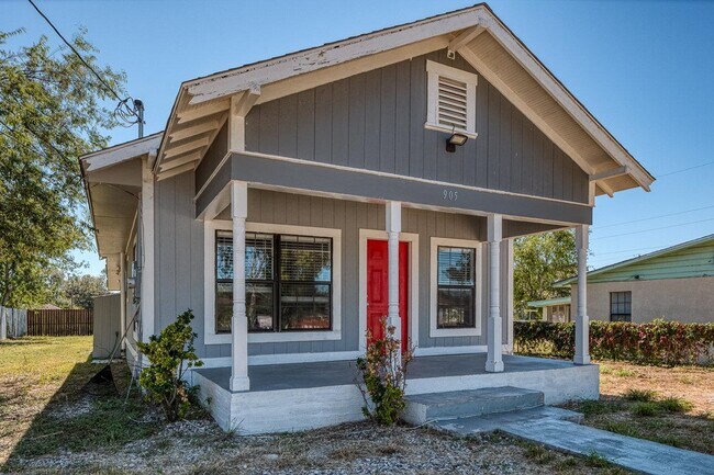 Foto del edificio - 905 E 3rd St