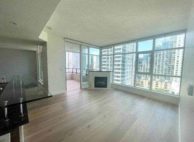 Foto del edificio - Stunning 1 bedroom, 1.5 bath in The Grande...