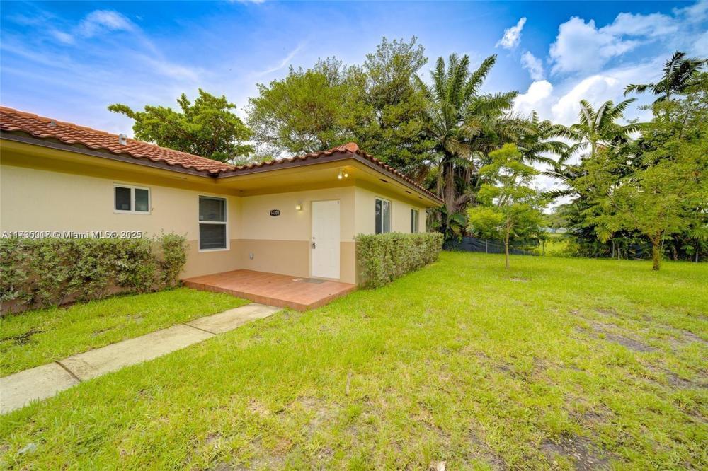 Foto principal - 3 bedroom in Miami FL 33161