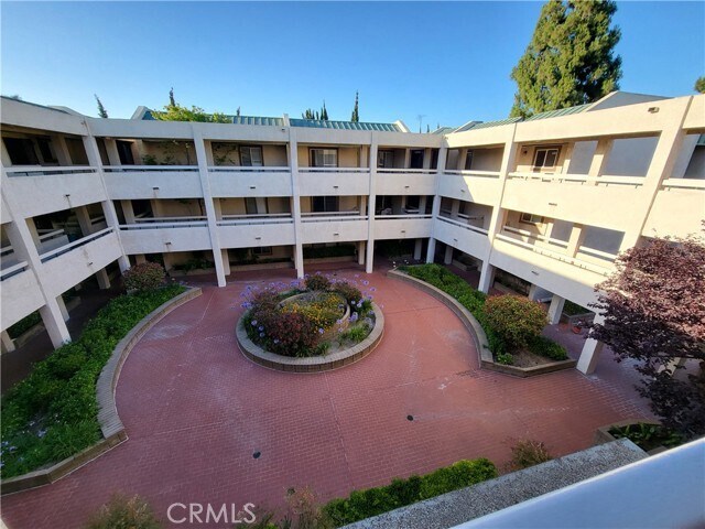 Foto del edificio - 12121 Centralia St