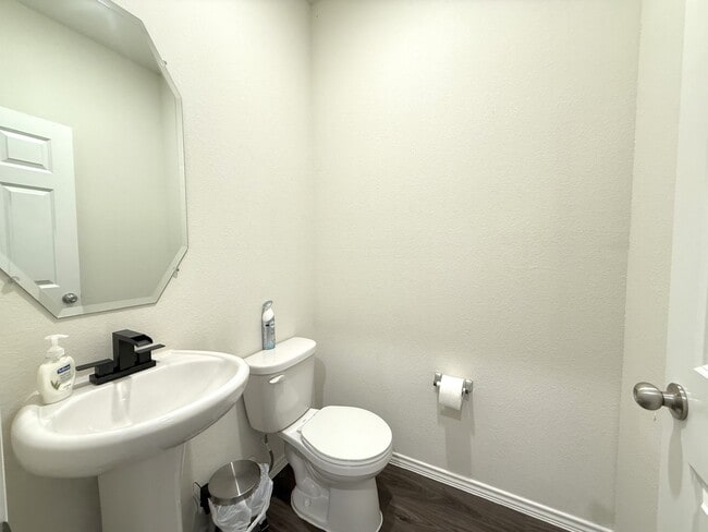 Building Photo - 5911 Dry Brush Pl