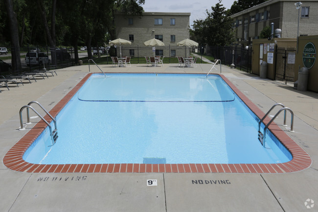 Piscina al aire libre - Davern Park Apartments