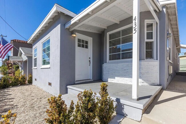 Foto del edificio - Charming 3BD/2BA Hermosa Beach Bungalow