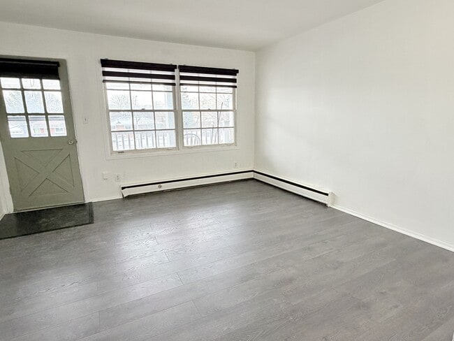 Building Photo - 700 Indian Rd N