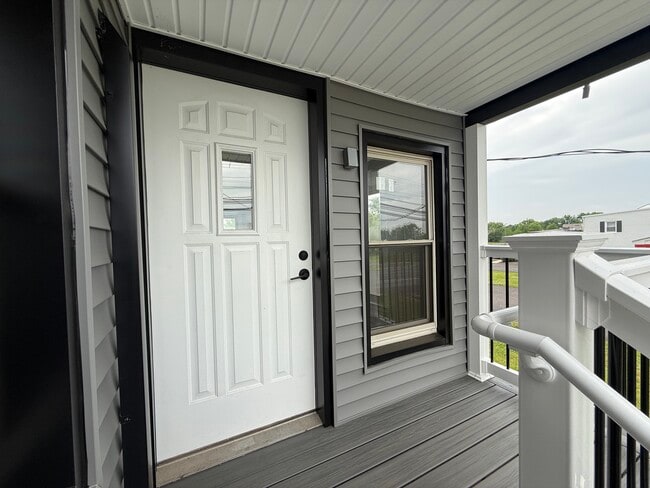 Building Photo - 266 W Ridge Pike