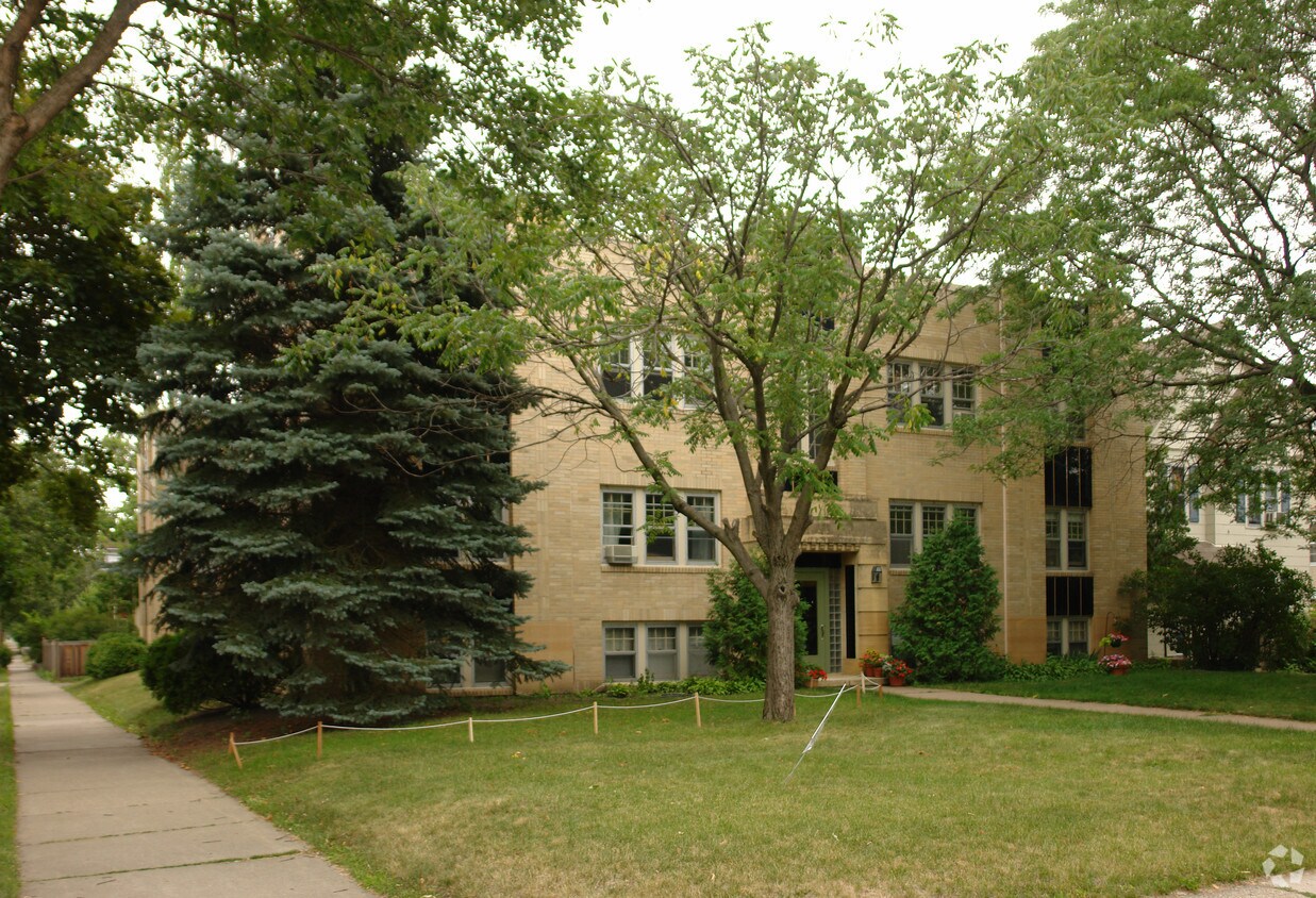 Primary Photo - 3701 Pleasant Ave S