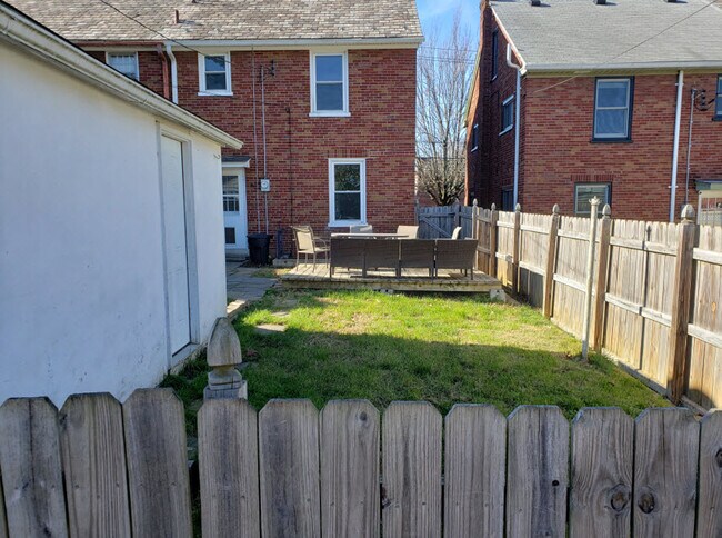 Backyard - 1 car garage - 315 N Reservoir St