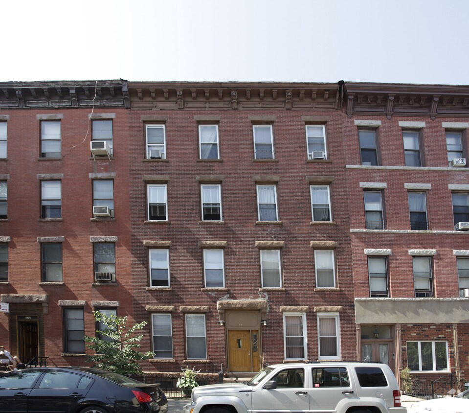 Building Photo - 170 Union St