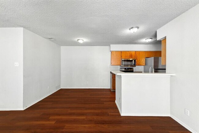 Foto del edificio - 5707 Spring Meadow Rd