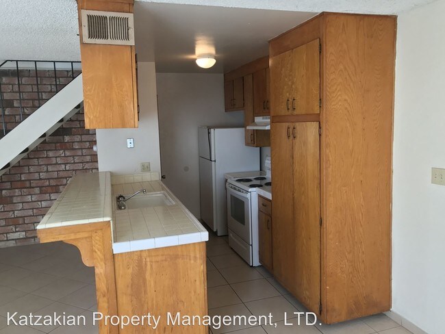 Building Photo - 2932 Peachtree Dr
