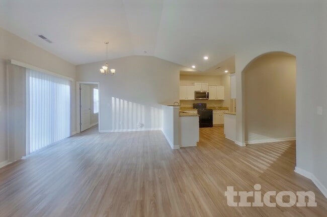 Foto del edificio - 7138 Cuddington Dr