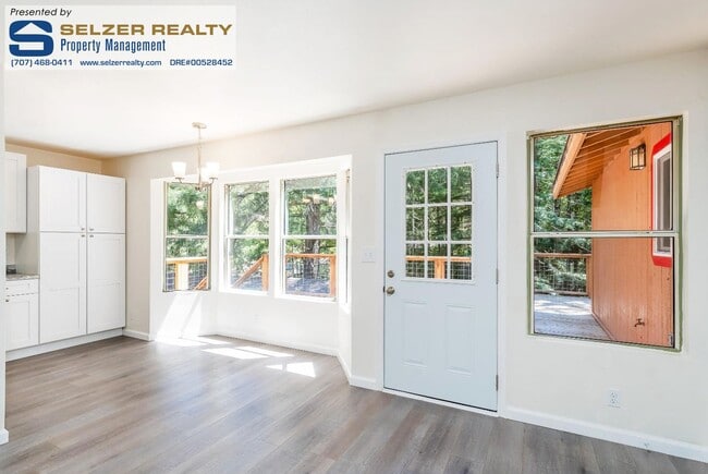 Foto del edificio - Charming updated 3 bd. Brooktrails home in...