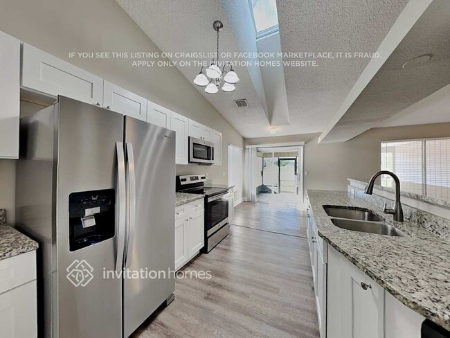 Building Photo - 6856 Moorhen Cir