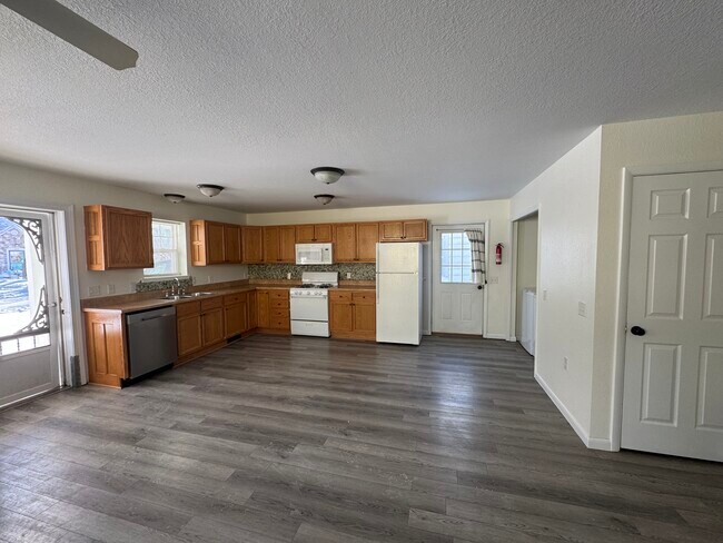 Foto del edificio - 3608 Madison St