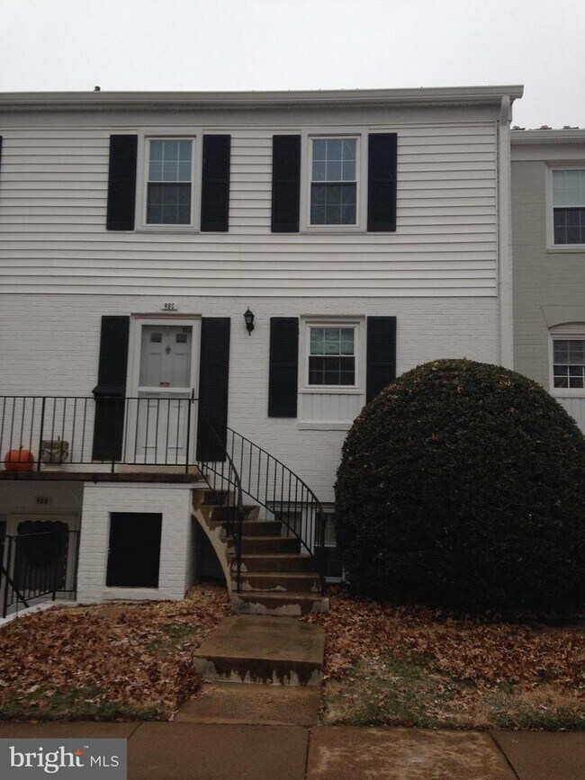 Building Photo - 98C Leeds Ct