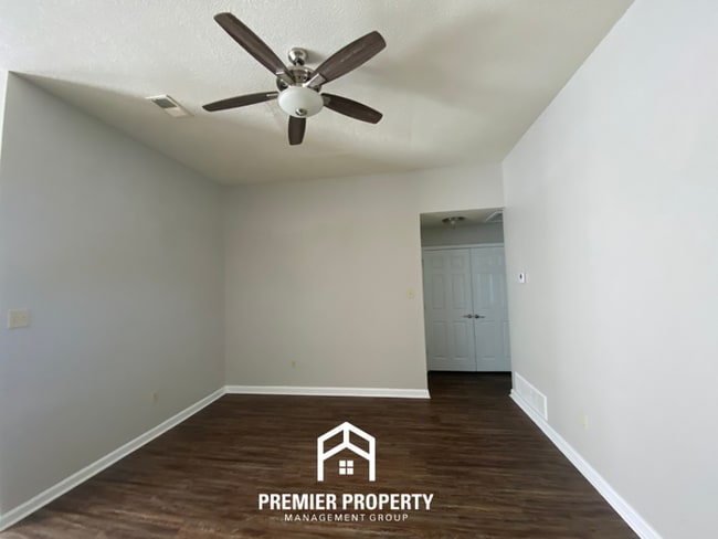 Photo - Charming 3BR/2BA Memphis Home with Vaulted Ceilings & Hardwood Floors!