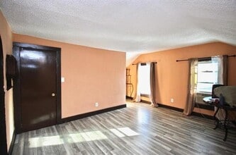 Building Photo - 352 W Racine St