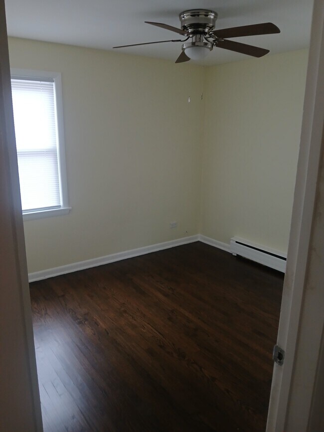 Foto del edificio - 6949 W Diversey Ave