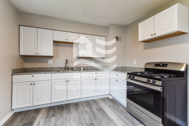 Building Photo - 4655 N 40th St