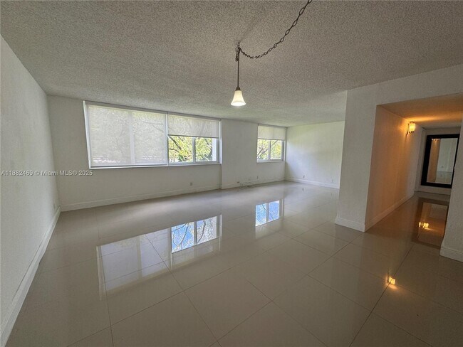 Foto del edificio - 9143 SW 77th Ave