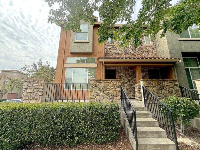 Primary Photo - 2580 W El Camino Ave