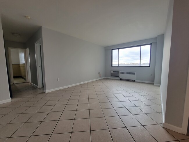 Building Photo - 11720 Edgewater Dr