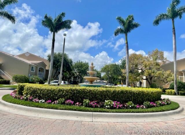 Foto del edificio - 284 Village Blvd